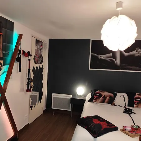 Loveroom Et Prive De L'ile Des Plaisirs Timebasishotel