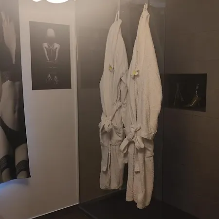 Ile Des Plaisirs - Intimiste Adultes Avec Prive Hotel del amor